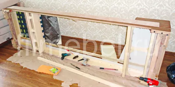 Процесс переделки дивана под установку раскладушки